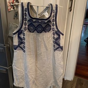 Easley embroidered shift mini dress/tunic with pockets. Worn 2x